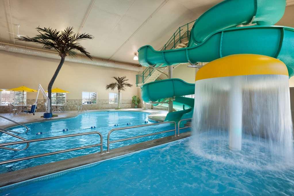 Country Inn & Suites By Radisson Bismarck Waterpark Exterior foto